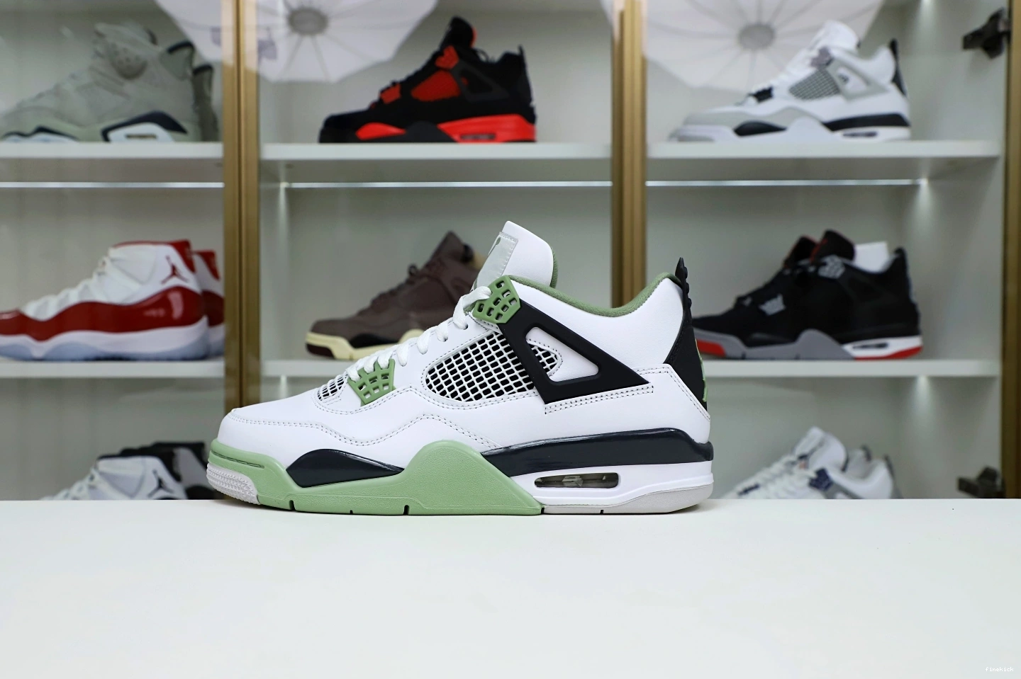 4 JORDAN AIR 